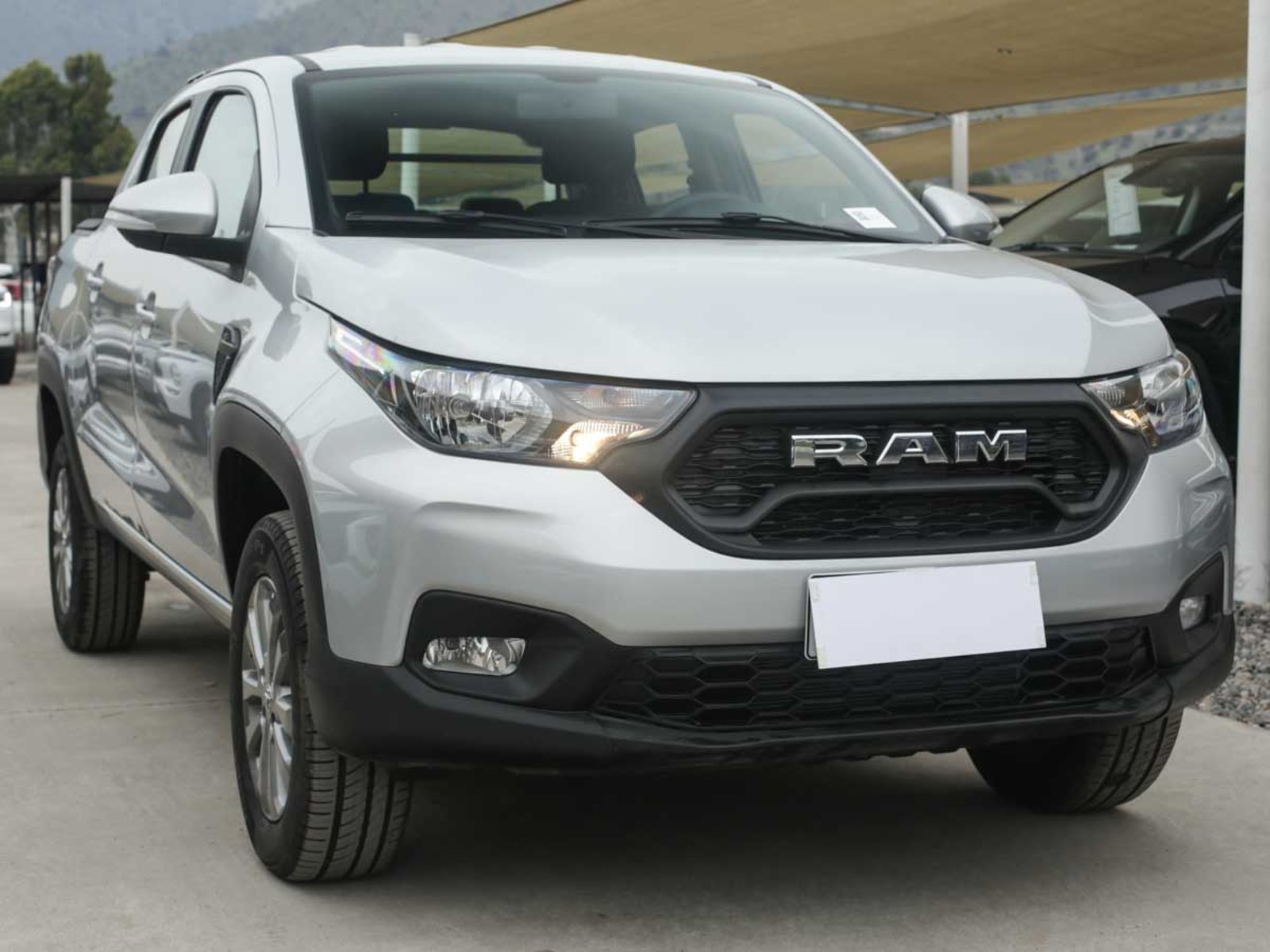 RAM 700 BIGHORN CREW CAB 1.3 MT 2026 - Foto 2 de 8