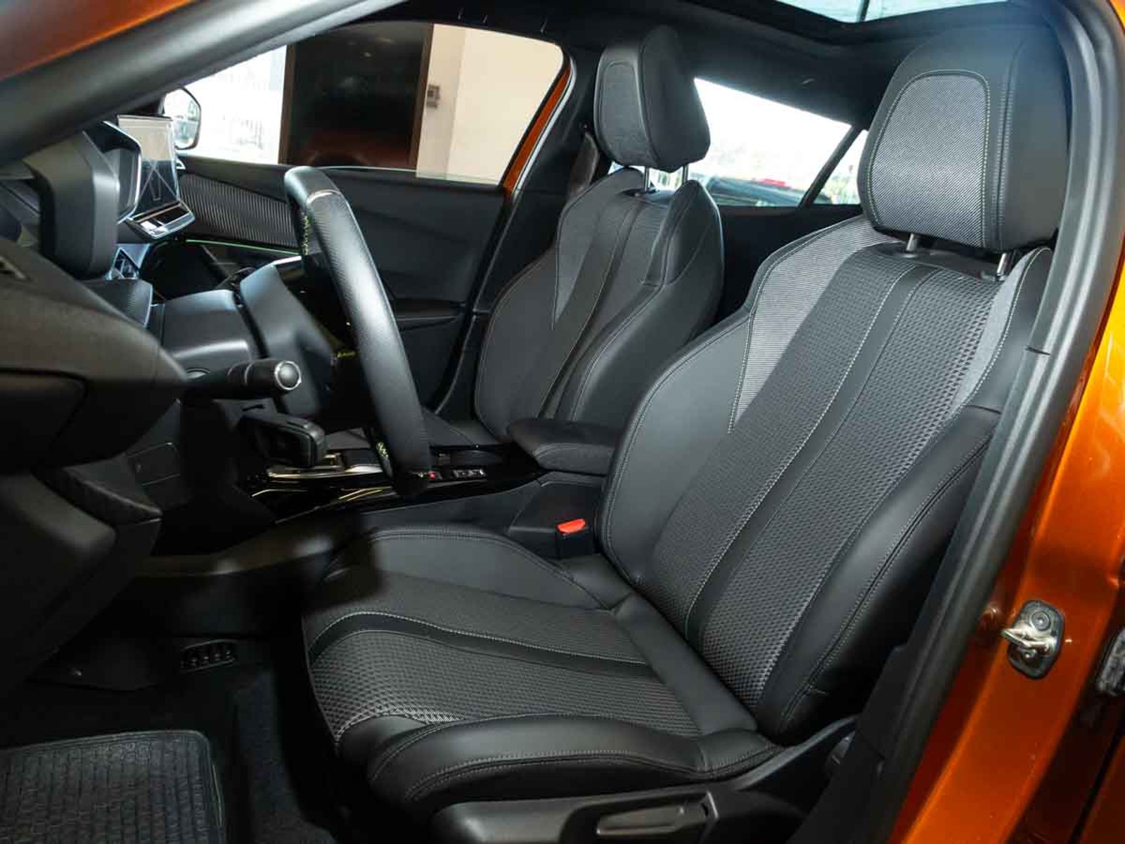 PEUGEOT 2008 GT EV 2025 - Imagen 12 de 20