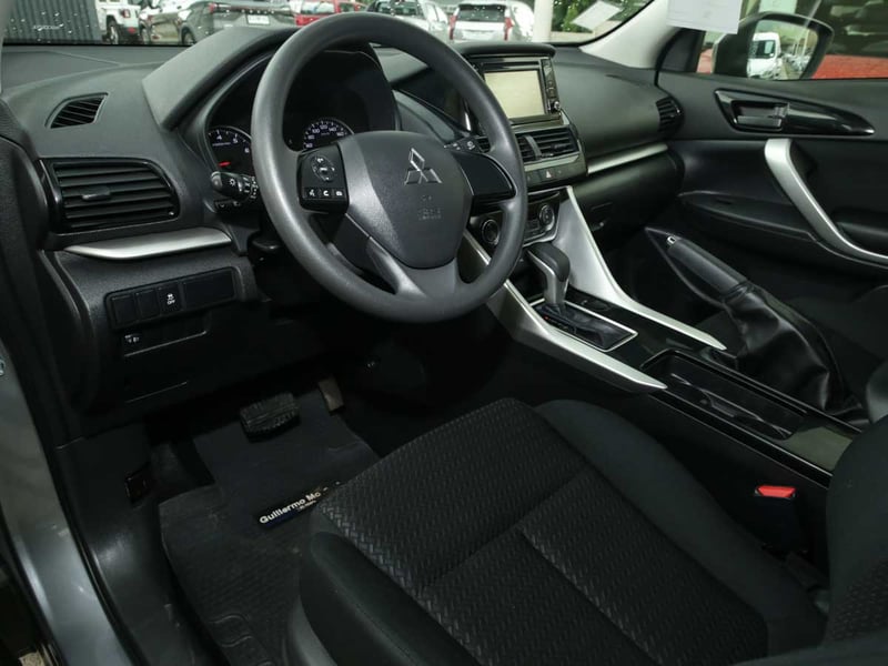Mitsubishi ECLIPSE CROSS RX 1.5 4X2 AT 2022 - Imagen 6 de 8