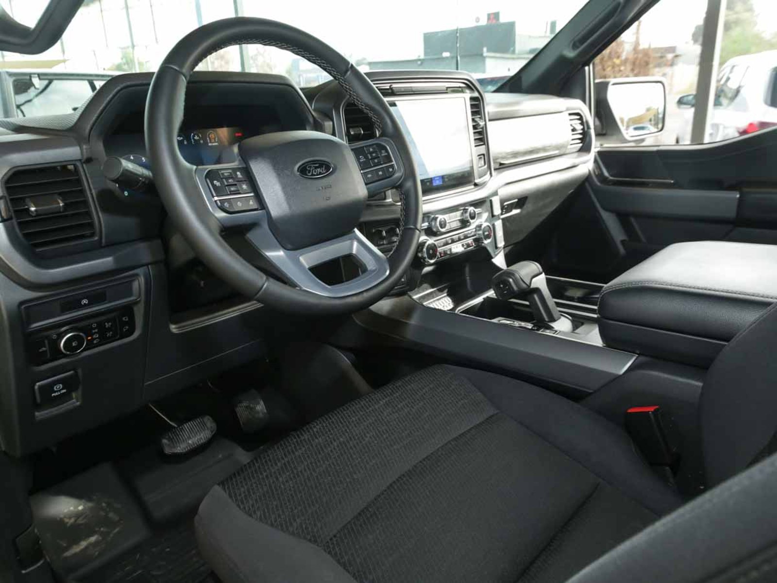 Ford F150 XLT 4X4 5.0 AUT 2026 - Imagen 6 de 8