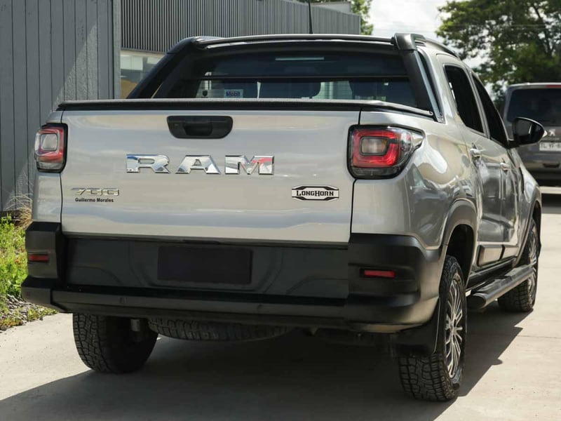 RAM 700 LONGHORN DC 1.3 CVT 2024 - Imagen 4 de 8