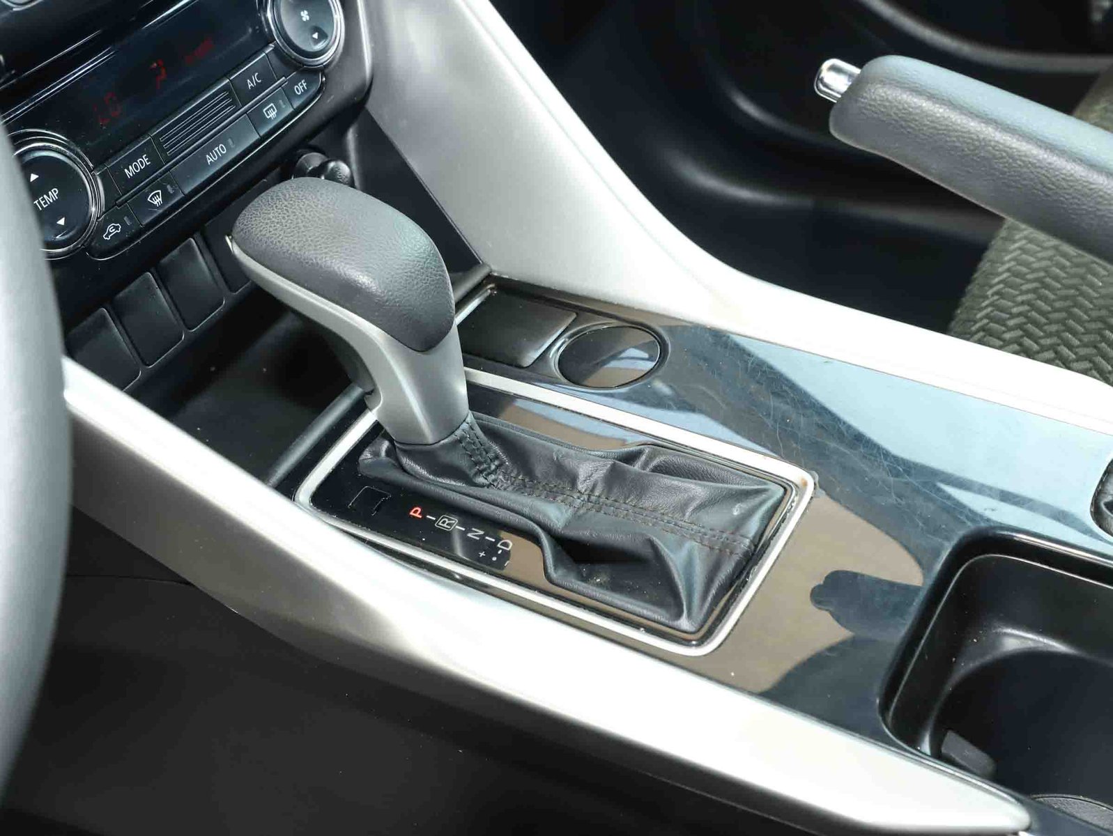 Mitsubishi ECLIPSE CROSS RX 1.5 4X2 AT 2022 - Imagen 9 de 13