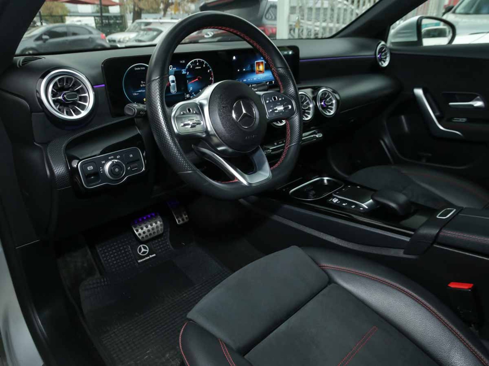 MERCEDES BENZ A 200 2022 - Imagen 8 de 14
