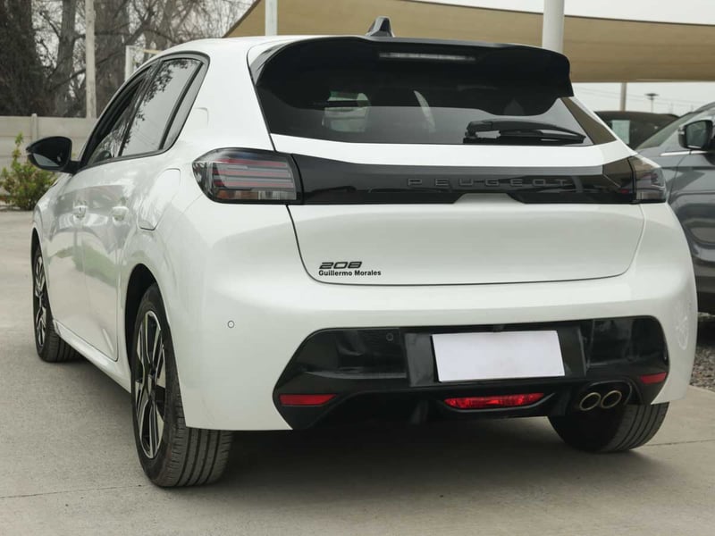 Peugeot 208 MCA ALLURE PURETECH 130 EAT8 2024 - Imagen 3 de 8
