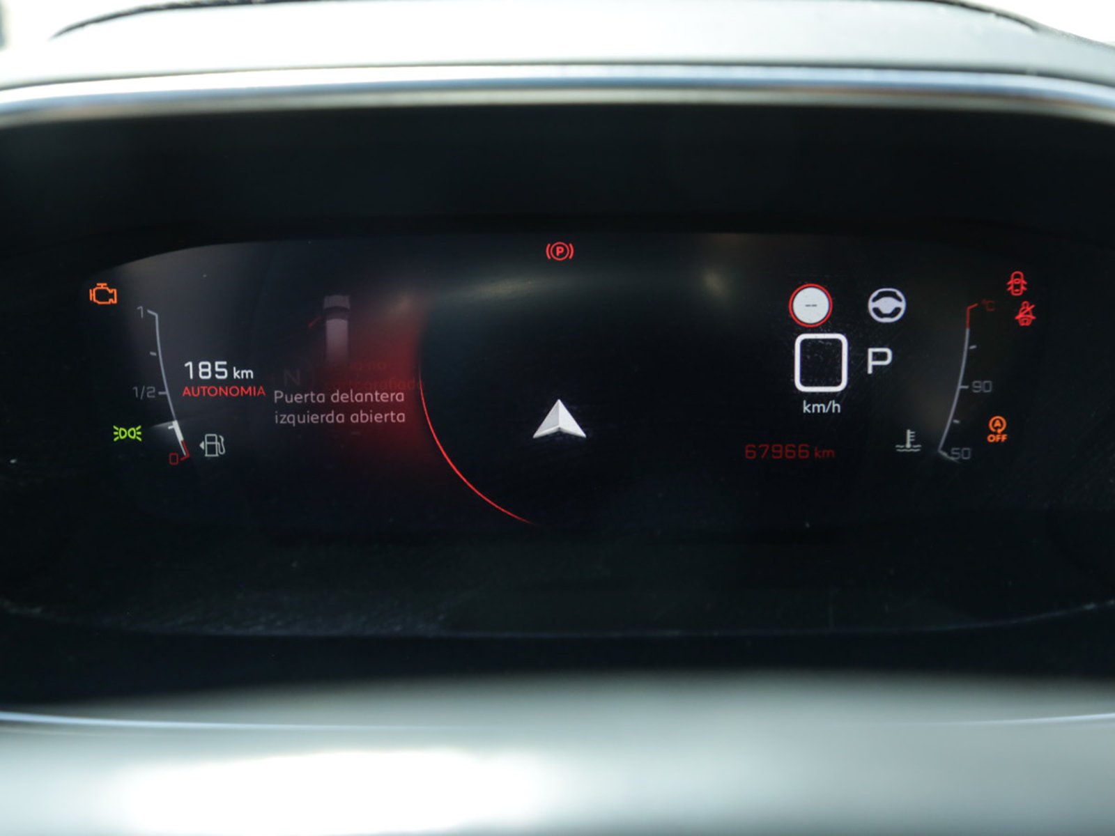 Peugeot 2008 GT BLUEHDI 130 EAT8 2023 - Foto 5 de 8