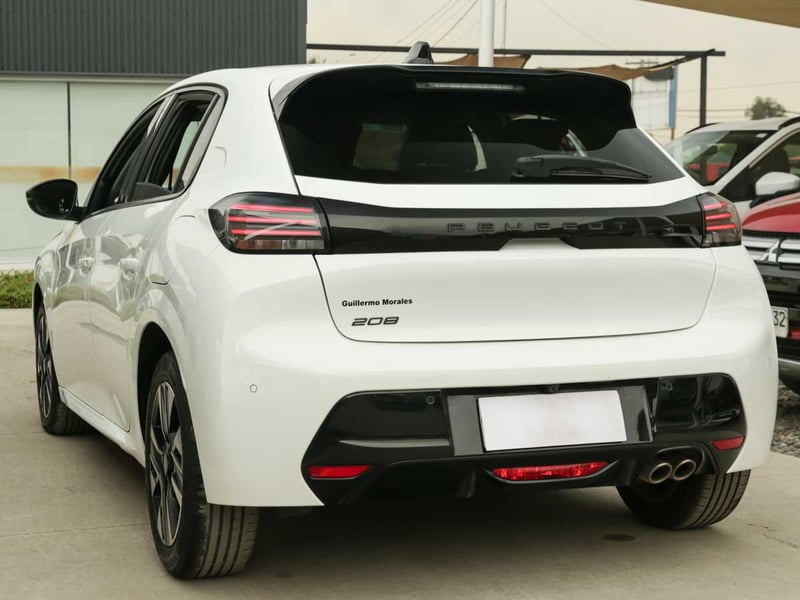 Peugeot 208 MCA ALLURE PURETECH 130 EAT8 2024 - Imagen 3 de 8