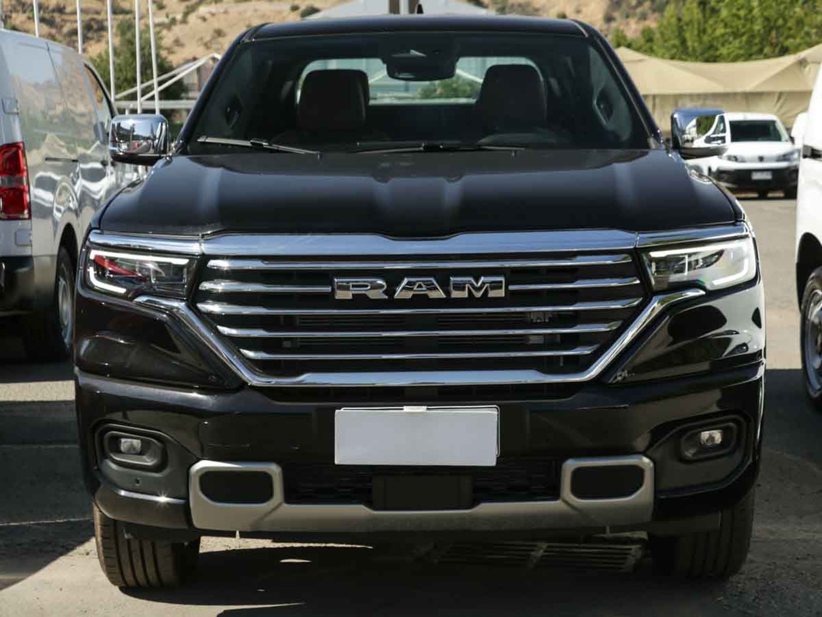 RAM RAMPAGE LARAMIE 2.2 DIESEL 200 HP 4X4 AT 2026 - Imagen 16 de 20