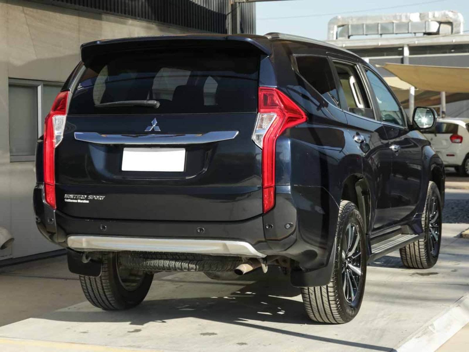 MITSUBISHI MONTERO SPORT 3.0 4X4 LIMITED E5 2018 - Imagen 6 de 16