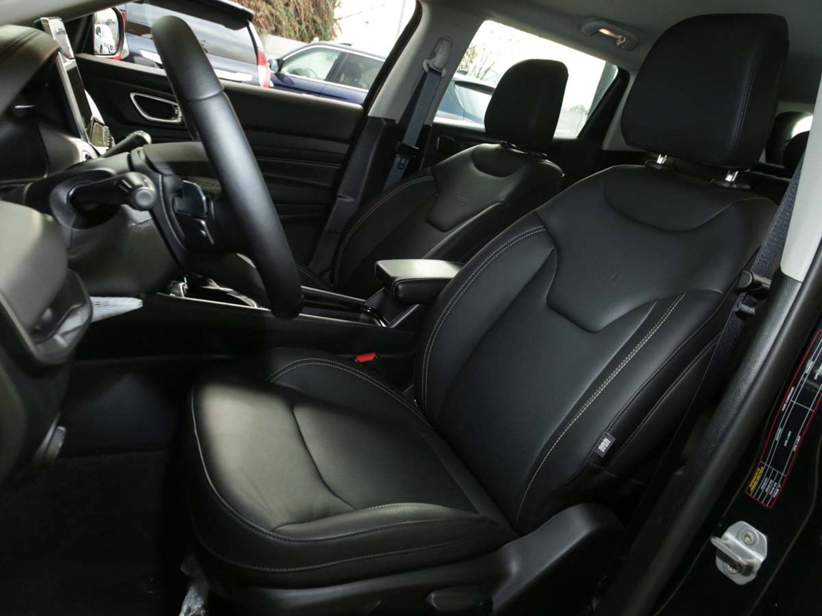 Jeep JEEP COMPASS LONGITUDE 1.3T AT6 FWD 2026 - Imagen 7 de 8