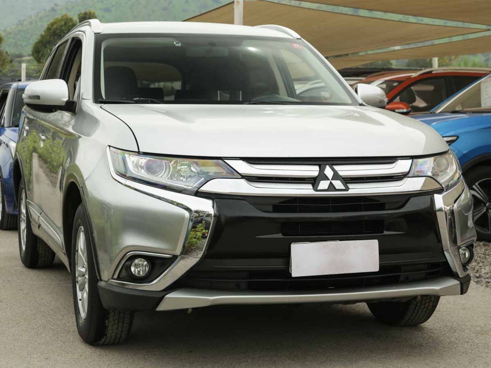 Mitsubishi OUTLANDER 4X2  2.0 MEC 2018 - Foto 2 de 8