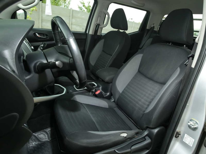 Nissan NAVARA  D  CAB  MT  4X4  2.3 2021 - Imagen 7 de 8