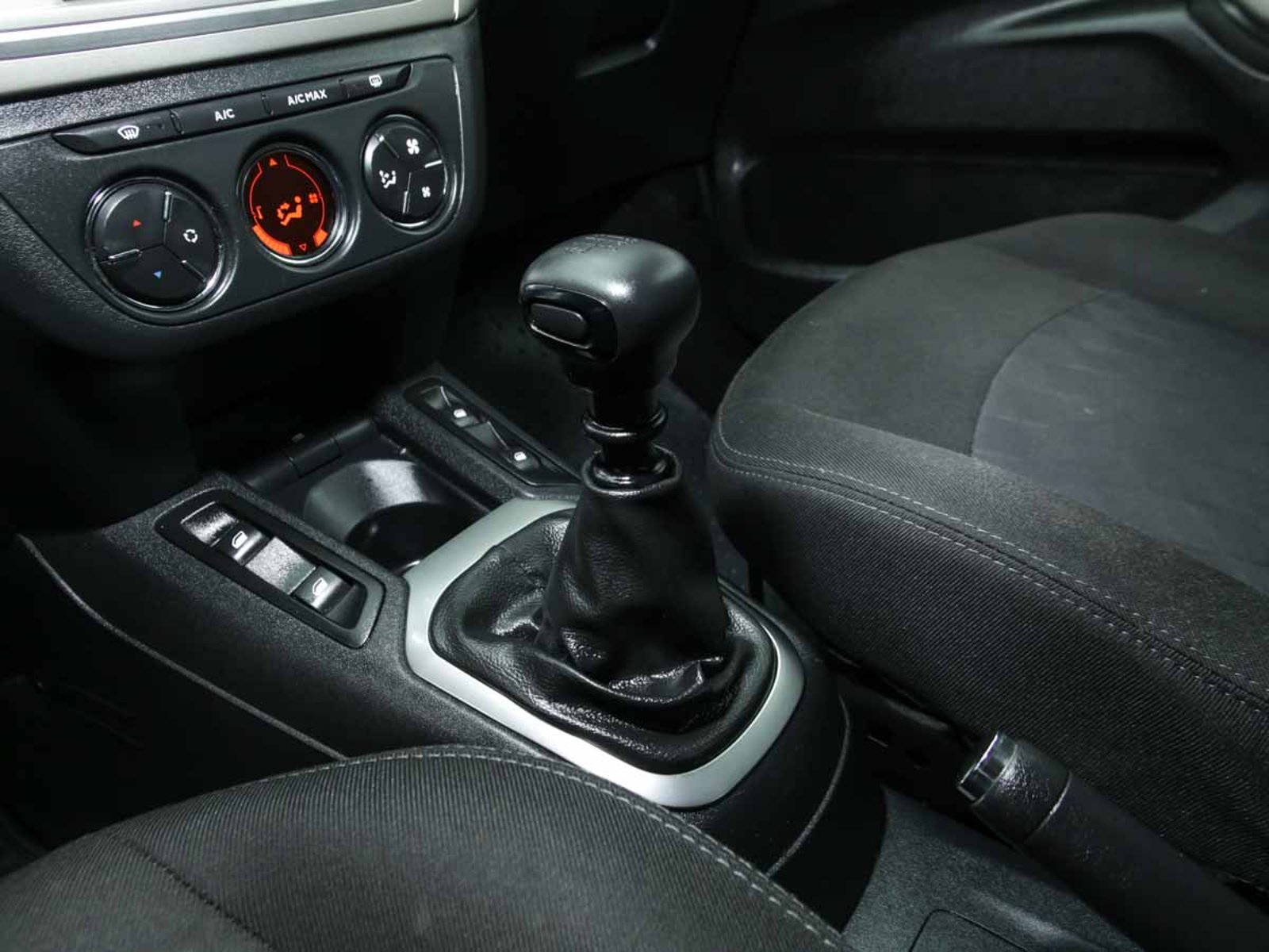 CITROEN C-Elysée 1.5 BlueHDi 100 BVM6 Feel Pack 2023 - Imagen 9 de 13