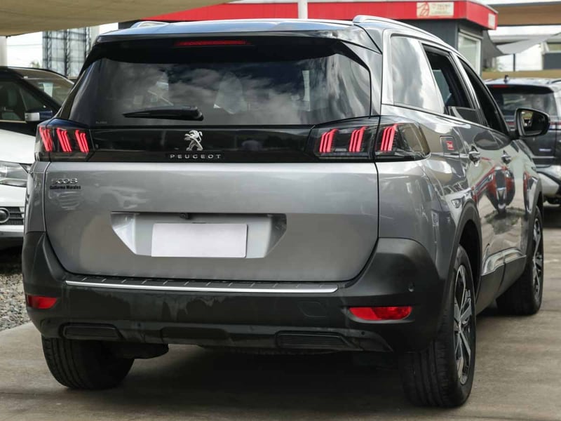 Peugeot 5008 ALLURE PACK BLUEHDI 130 EAT8 2024 - Imagen 4 de 9