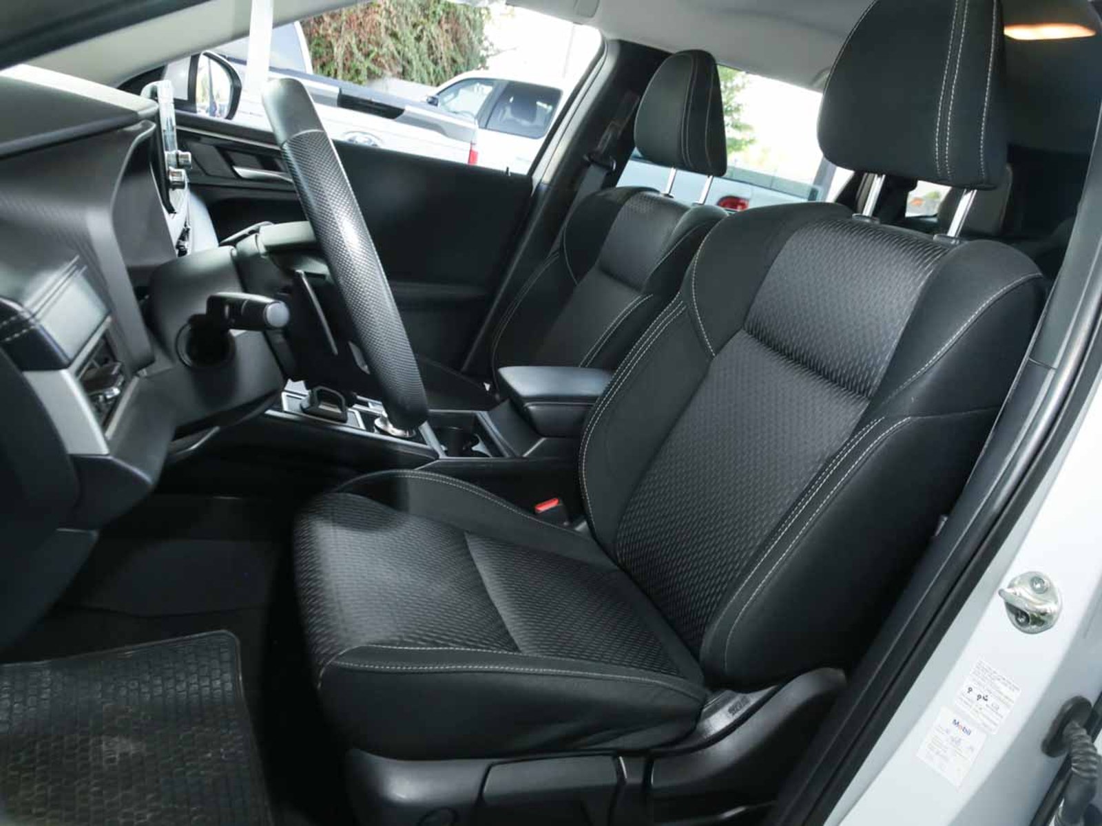 MITSUBISHI NEW OUTLANDER 4X2 AT GL 2023 - Imagen 10 de 13