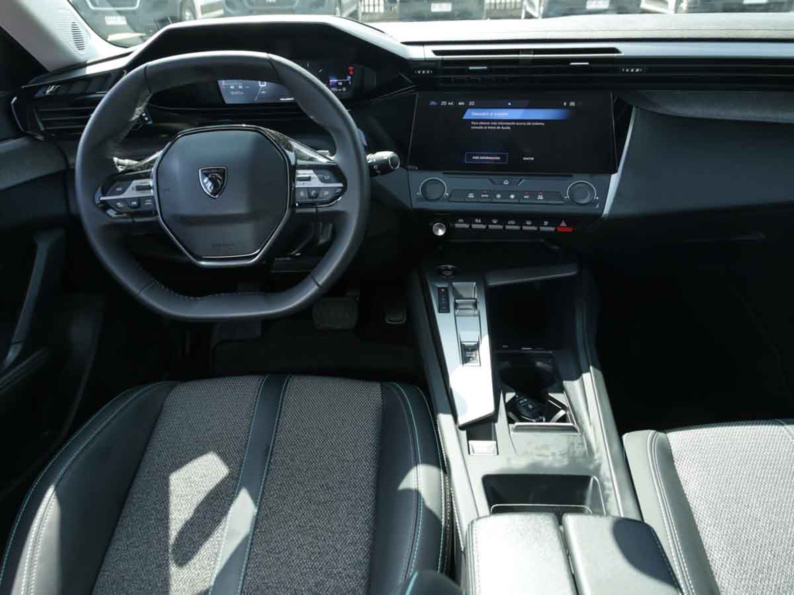 PEUGEOT 308 ALLURE PURETECH 1.2 AUT 2025 - Imagen 9 de 10