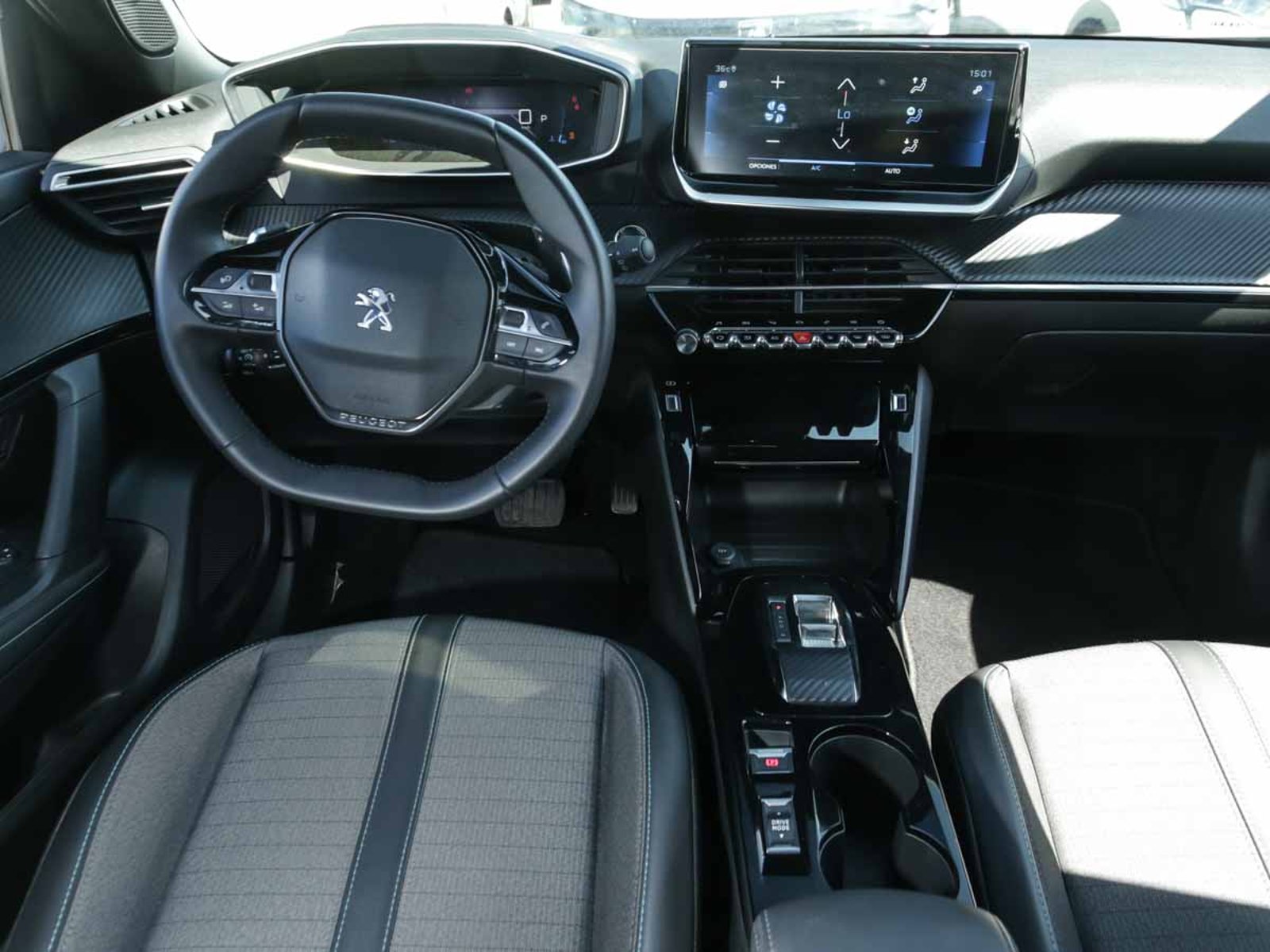 PEUGEOT 2008 ALLURE PACK PURETECH 130 EAT8 2023 - Imagen 12 de 13