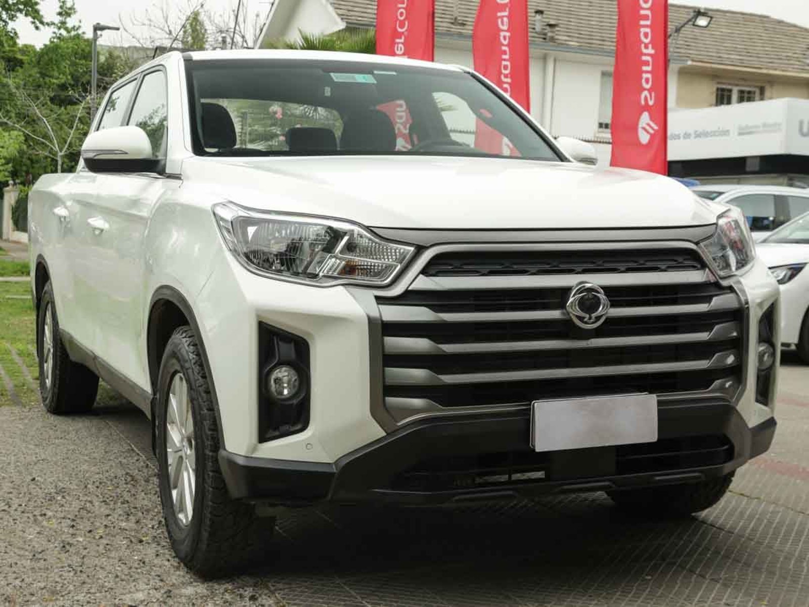 SsangYong GRAND MUSSO GLX 2.2TD 6AT 2WD 6B 2024 - Foto 2 de 8
