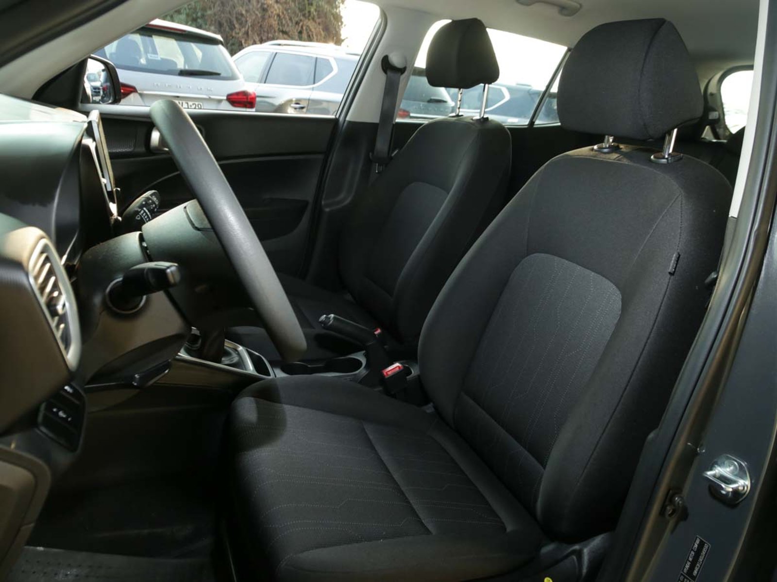HYUNDAI VENUE QX 1.6 MT PLUS 2025 - Imagen 7 de 8