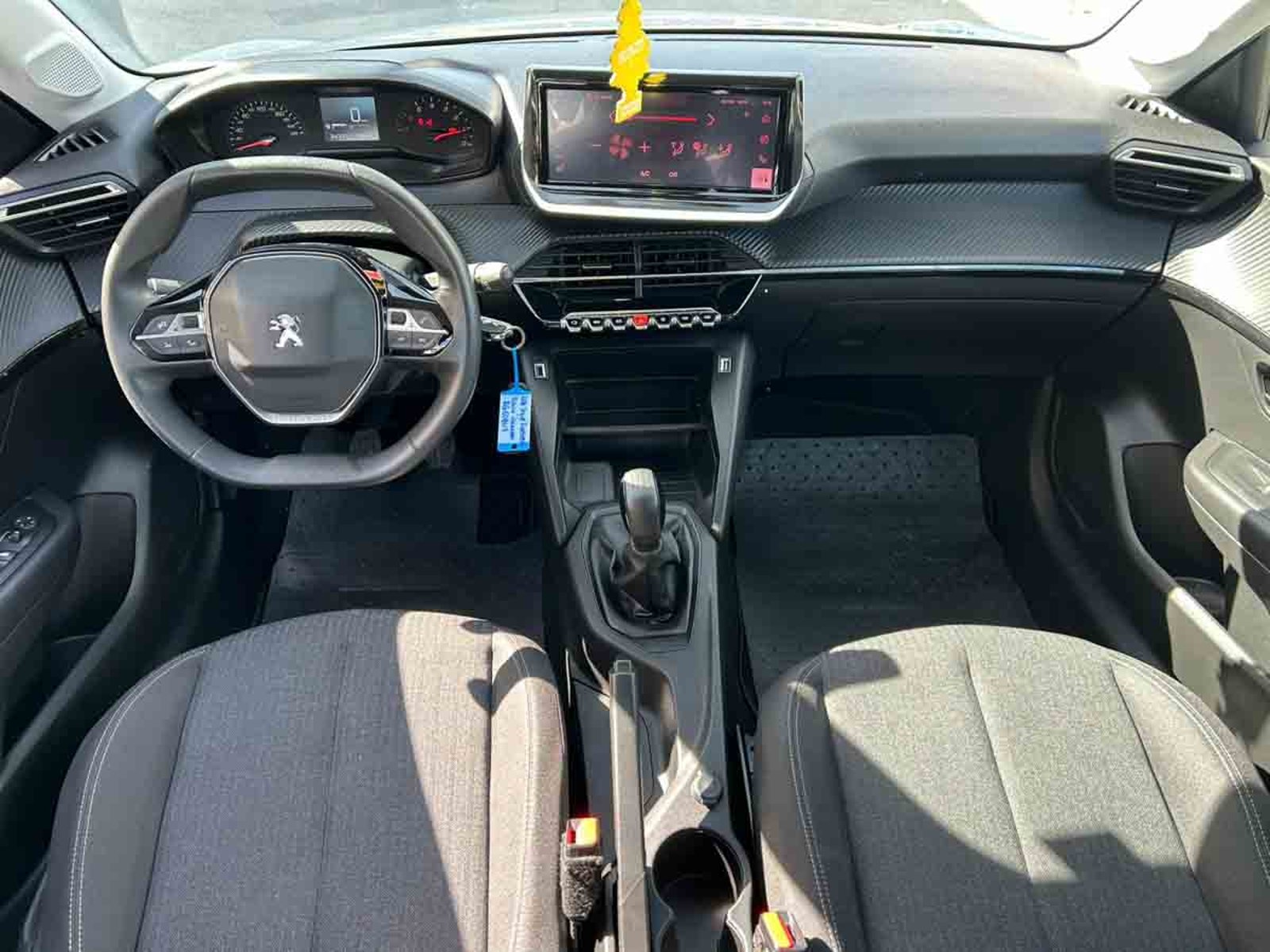 PEUGEOT 208 TECH EDITION BLUEHDI 100 2024 - Imagen 12 de 16