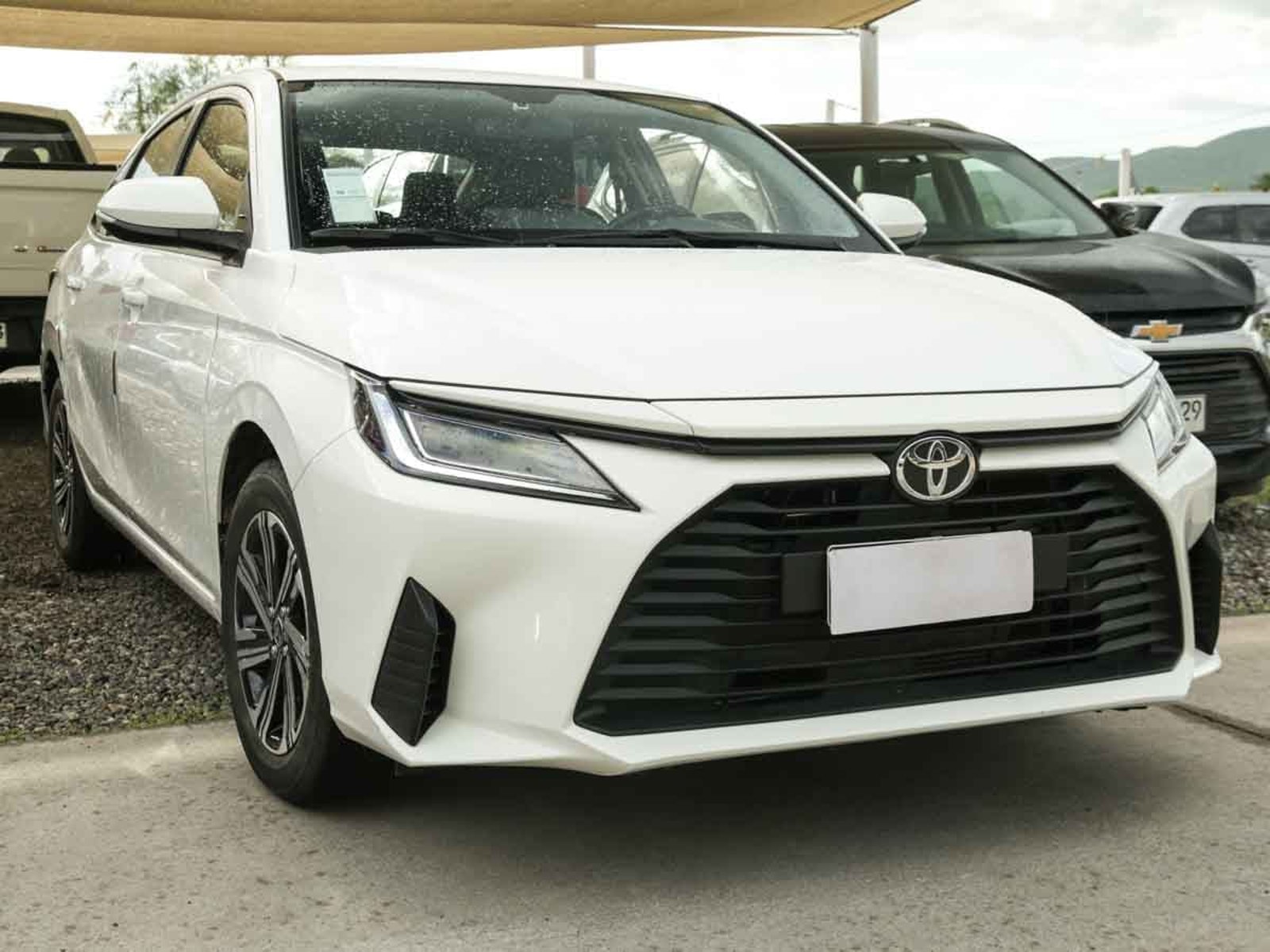 Toyota YARIS 1.5 GLI 2024 - Foto 2 de 8