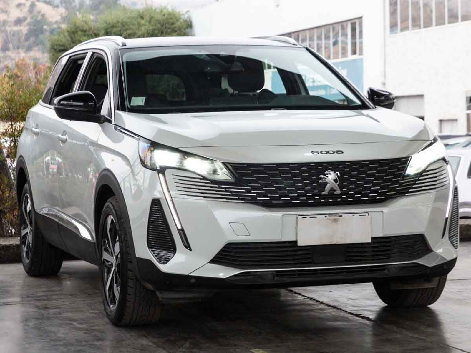 Peugeot 5008 ALLURE PACK BLUEHDI 130 EAT8 2023 - Foto 2 de 8