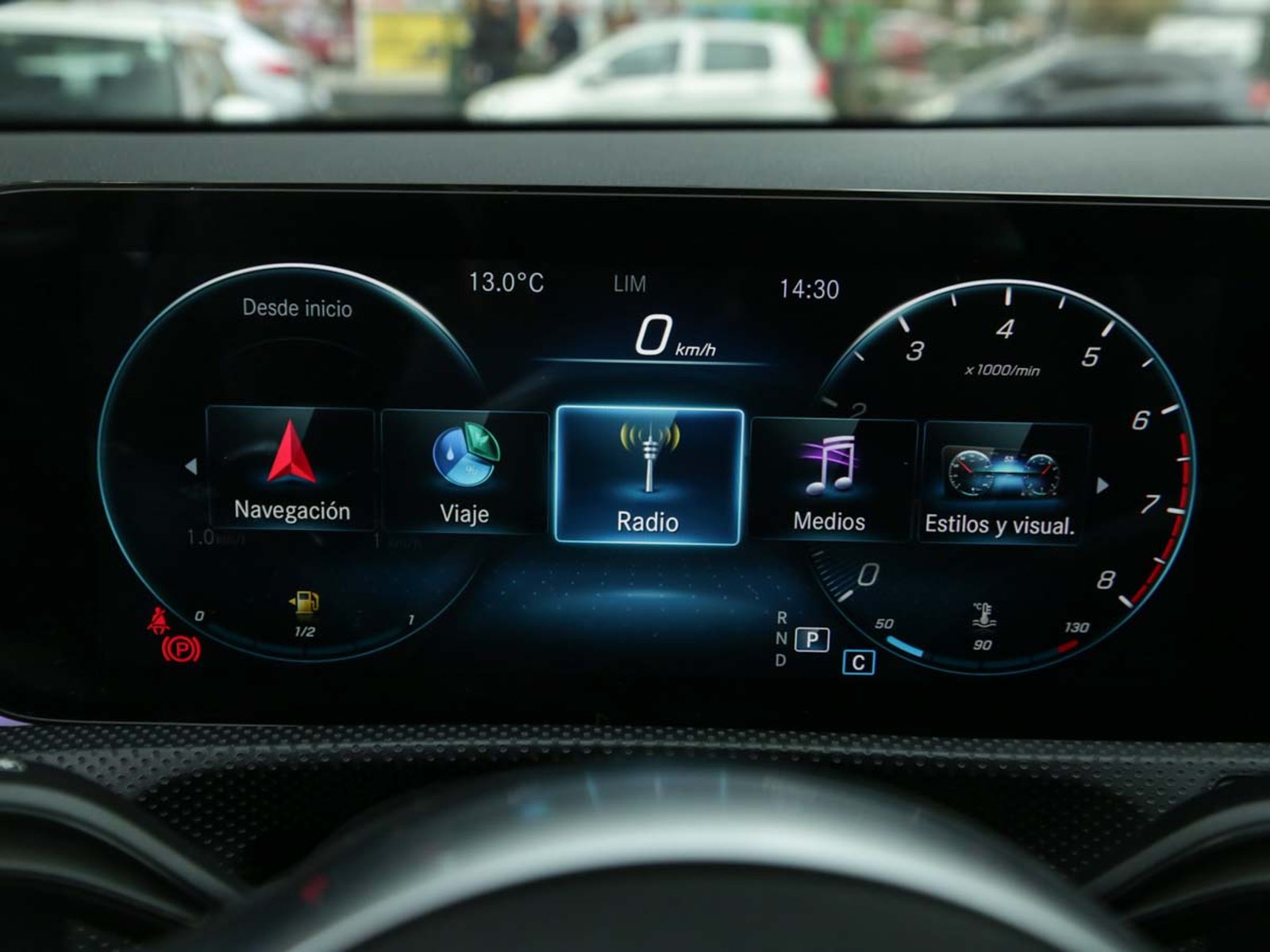 MERCEDES BENZ A 200 2022 - Imagen 7 de 14