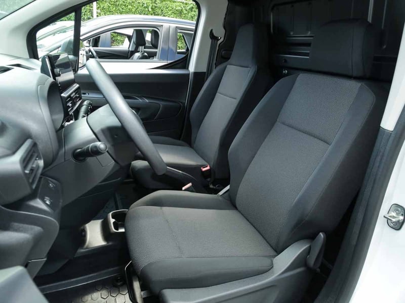 Opel COMBO LITE DIESEL 100 HP MT 2026 - Imagen 7 de 8