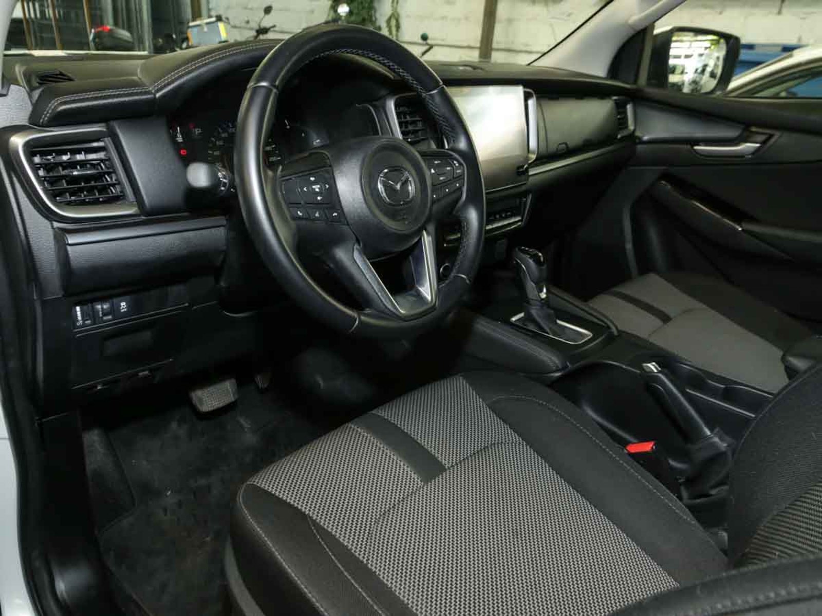 Mazda BT50 D/C 4X4 3.2 AT 2025 - Imagen 6 de 8