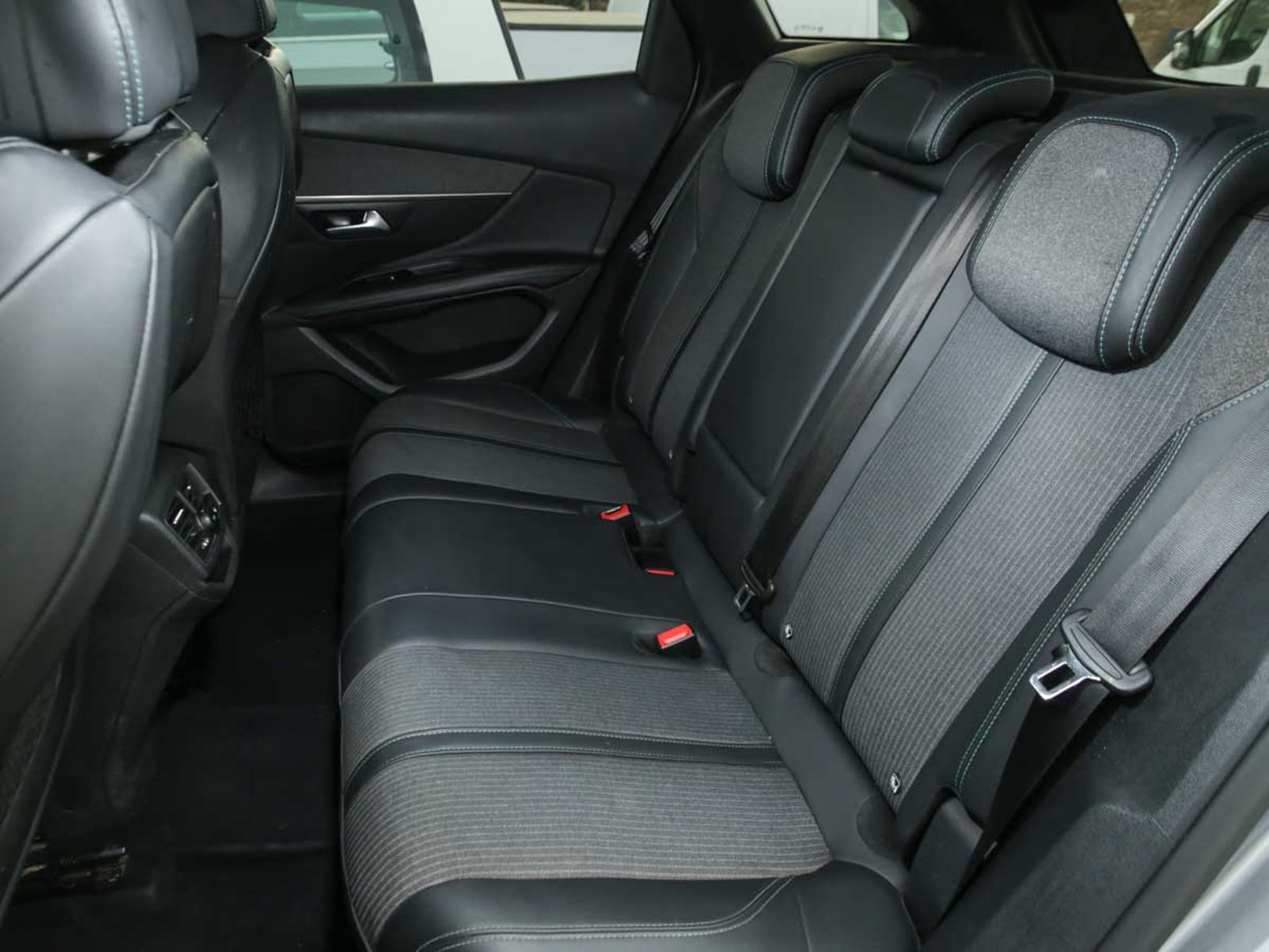 Peugeot 3008 ALLURE PACK THP 165 EAT6 2022 - Imagen 8 de 8