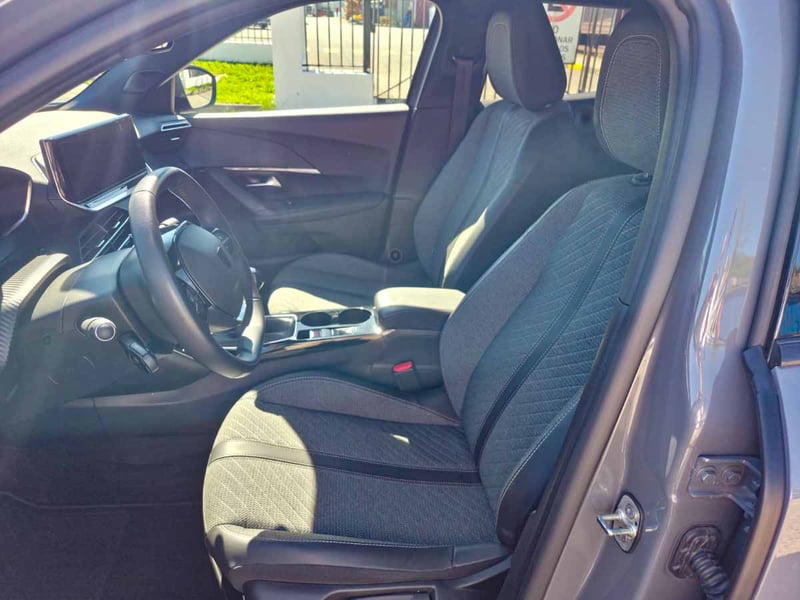 Peugeot 2008 ALLURE 130 1.2 2024 - Imagen 6 de 8