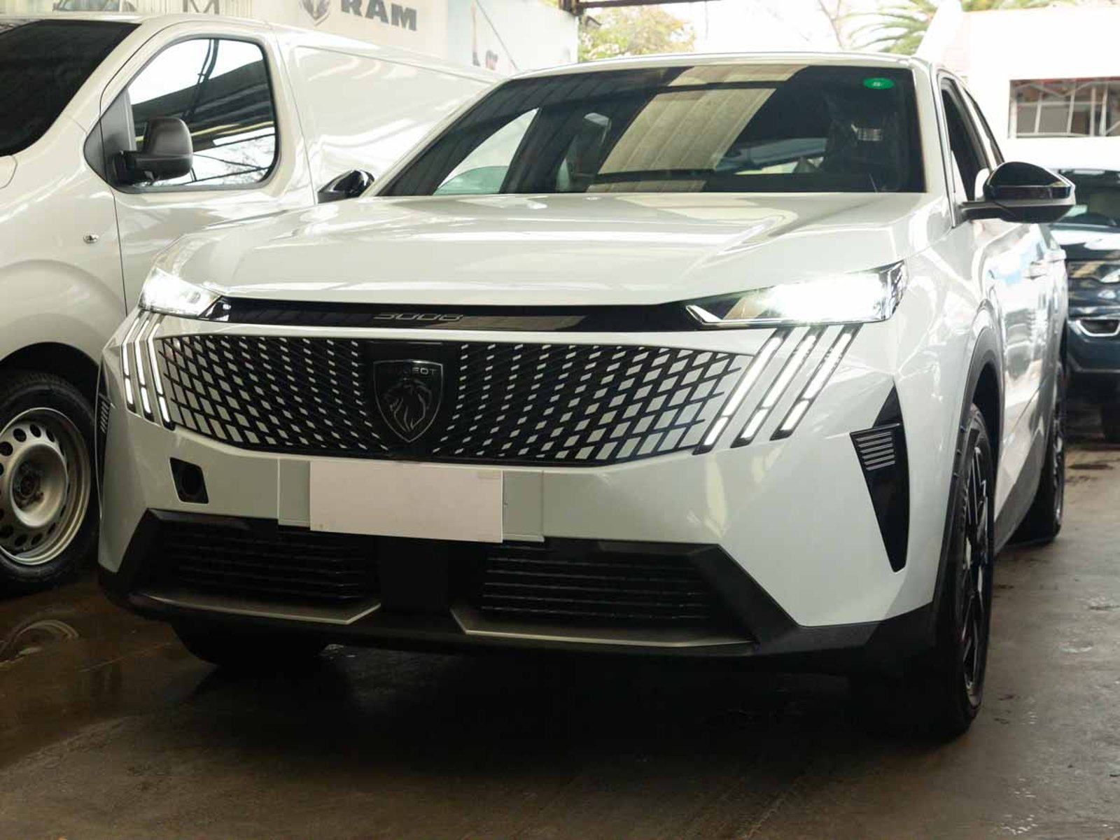 Peugeot NEW 3008 ALLURE HYBRID 136HP AT 2026