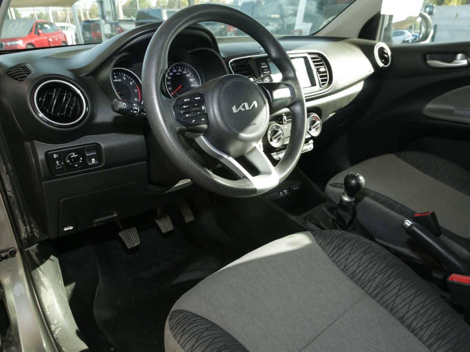 KIA MOTORS SOLUTO LX 1.4 2025 - Imagen 8 de 13