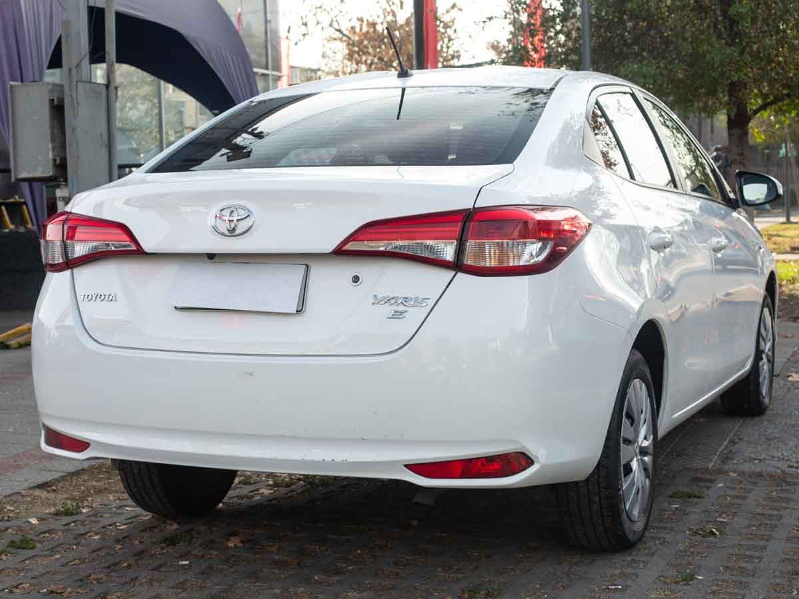 Toyota YARIS SEDAN GLI 1.5 2022 - Foto 4 de 8