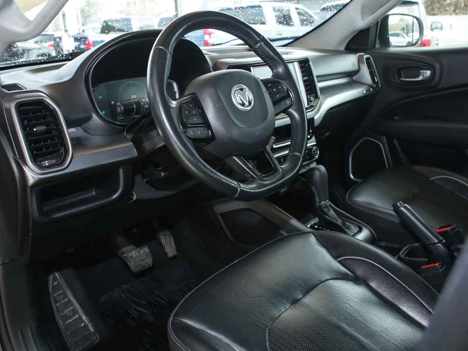 RAM 1000 1.8 AUT 2022 - Imagen 6 de 8