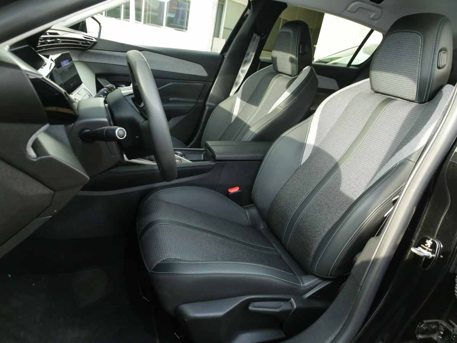 PEUGEOT 308 ALLURE PURETECH 130 MT 2023 - Imagen 10 de 13