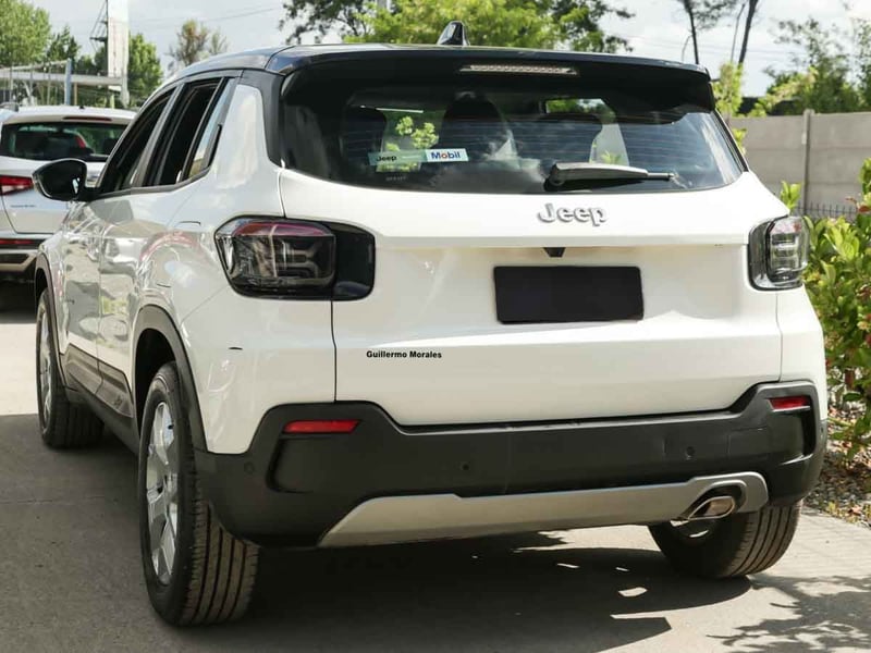 Jeep AVENGER ALTITUDE SUMMIT 1.2 AUT 2025 - Imagen 3 de 8