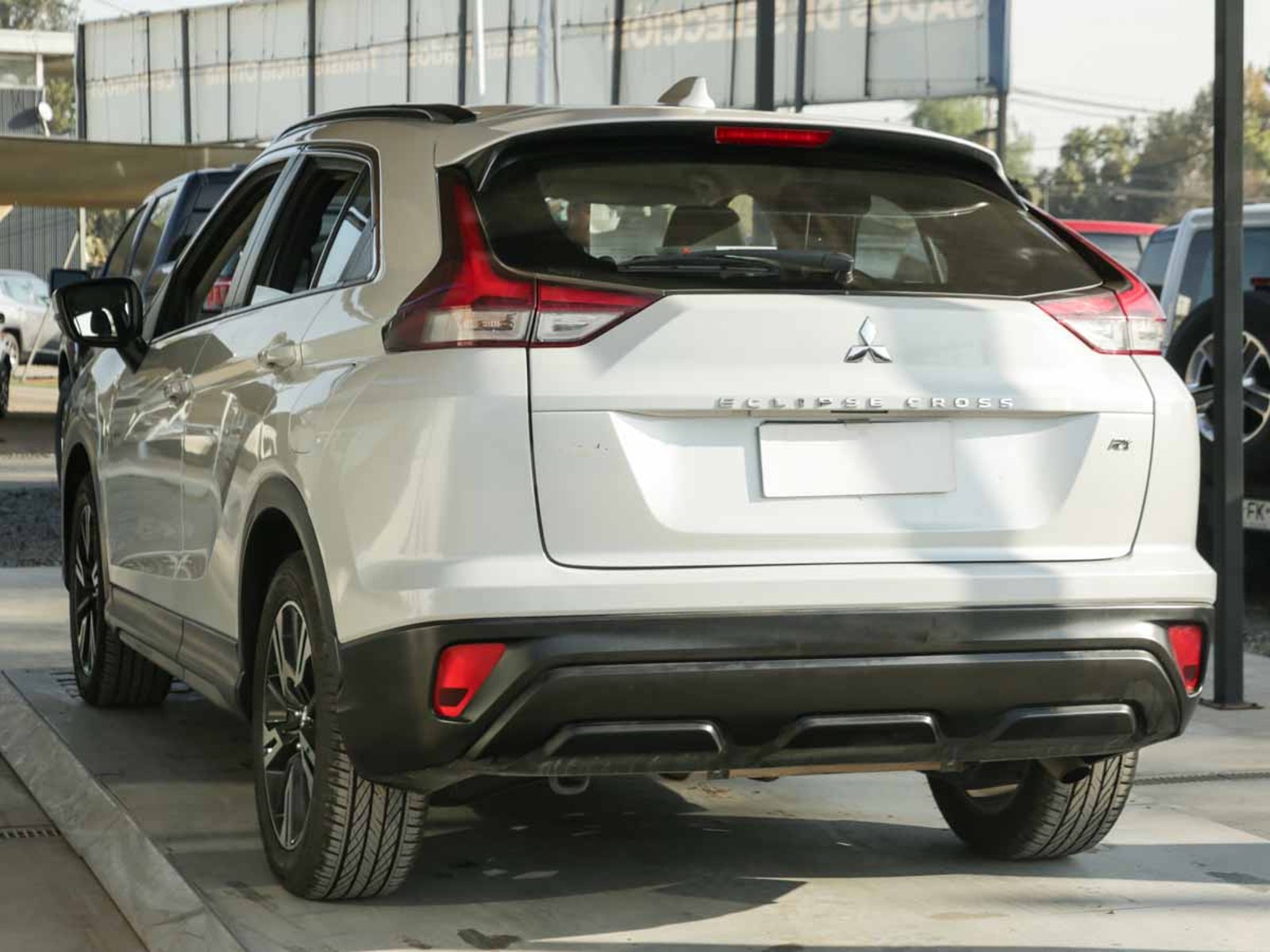 MITSUBISHI ECLIPSE CROSS RX 1.5 4X2 MEC. 2021 - Foto 4 de 13