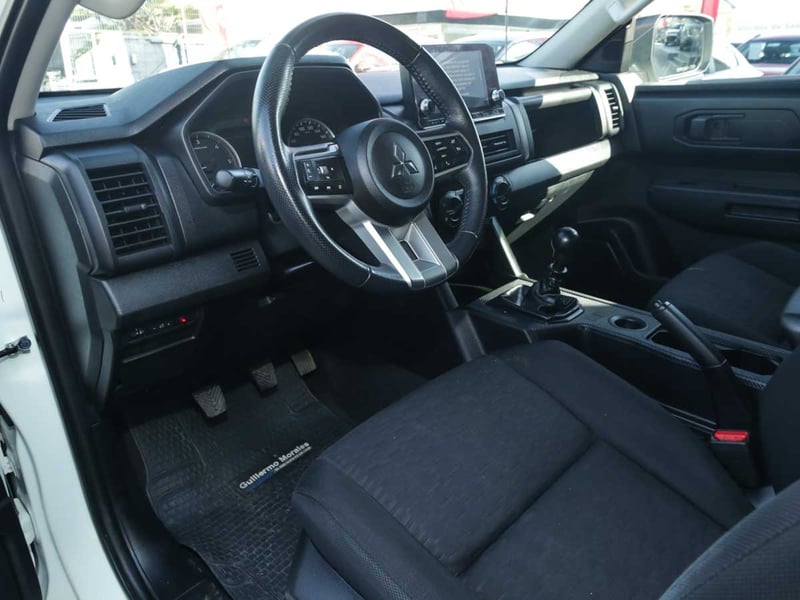 Mitsubishi NEW L200 KATANA XR E6B 2024 - Imagen 6 de 9
