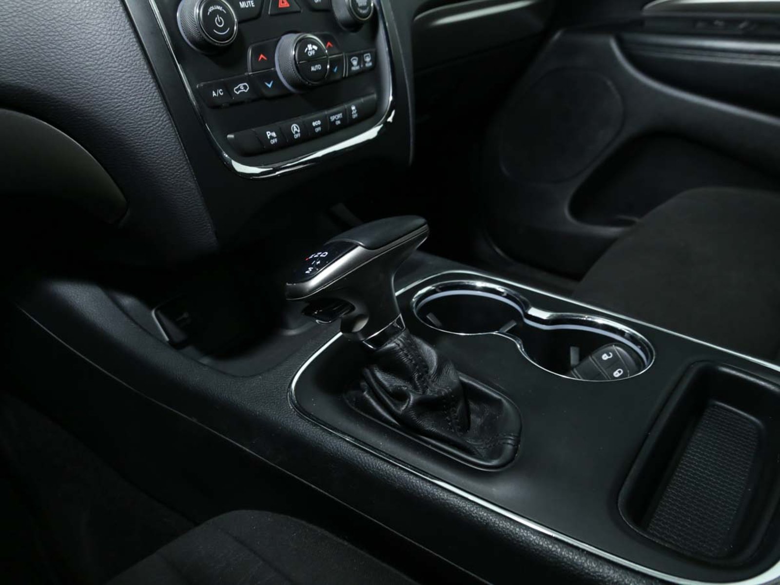 DODGE DURANGO SXT 4X4 3.6 2018 - Imagen 9 de 14