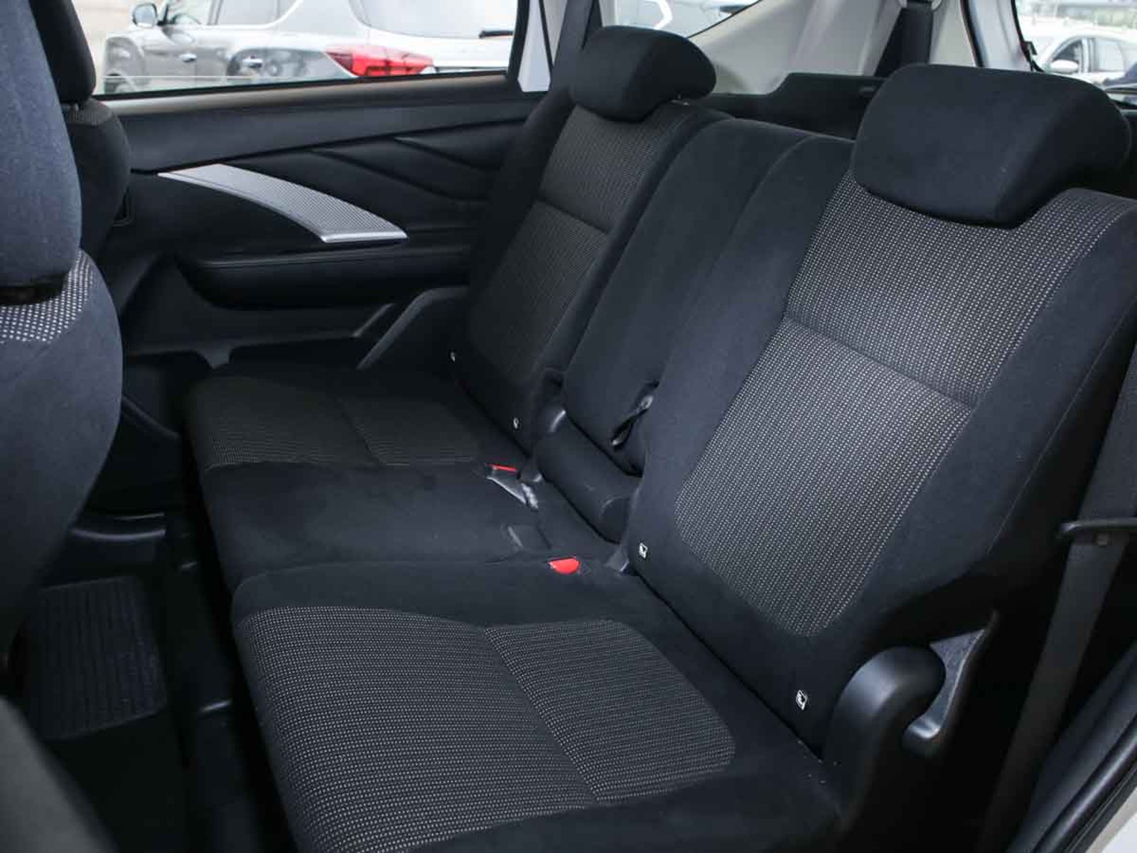 Mitsubishi XPANDER MT GL 2024 - Imagen 7 de 8