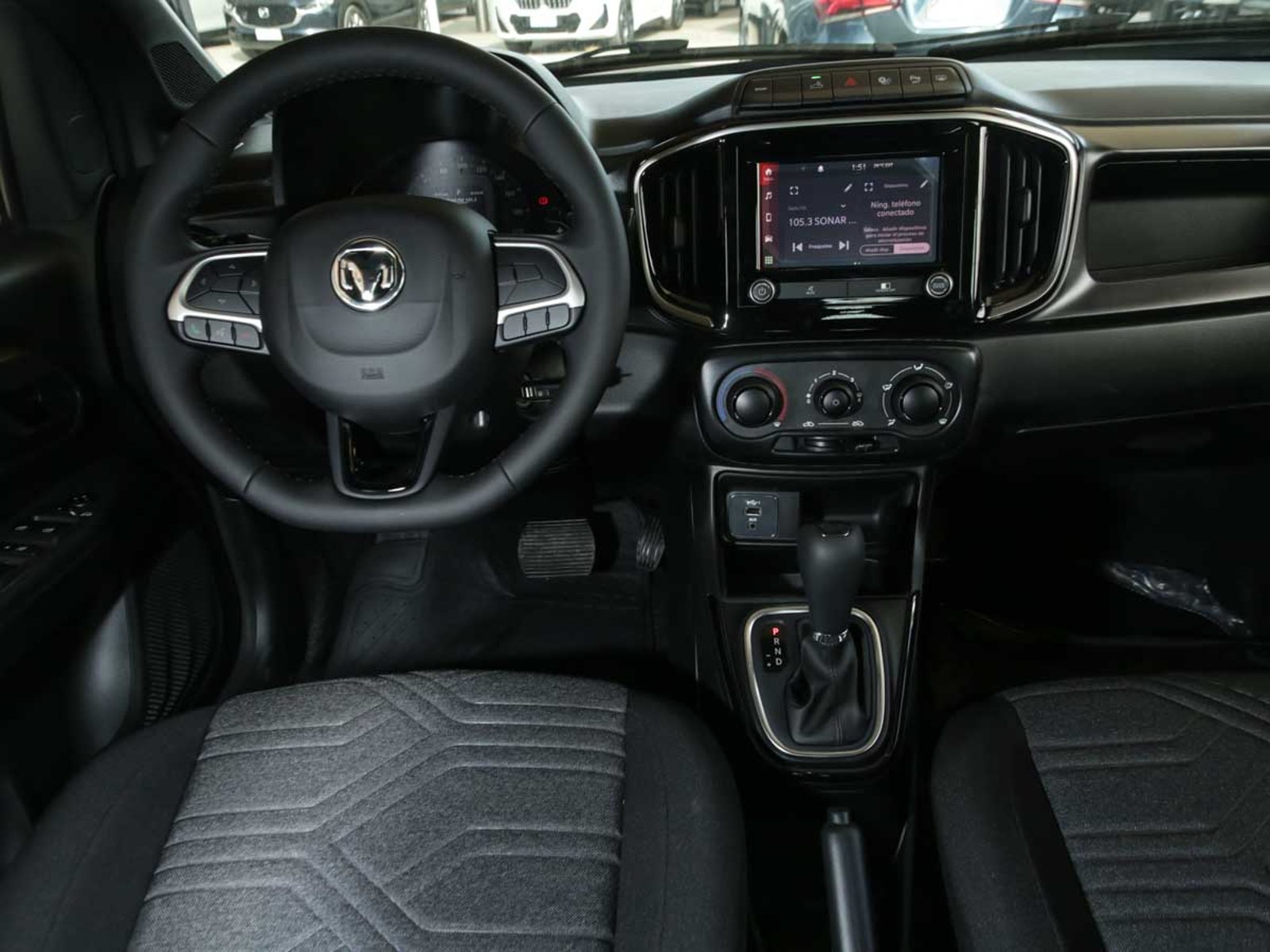 RAM 700 BIGHORN DC 1.3 CVT 6C 2026 - Imagen 13 de 14