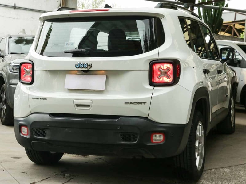 Jeep RENEGADE SPORT 1.8 2022 - Imagen 4 de 8