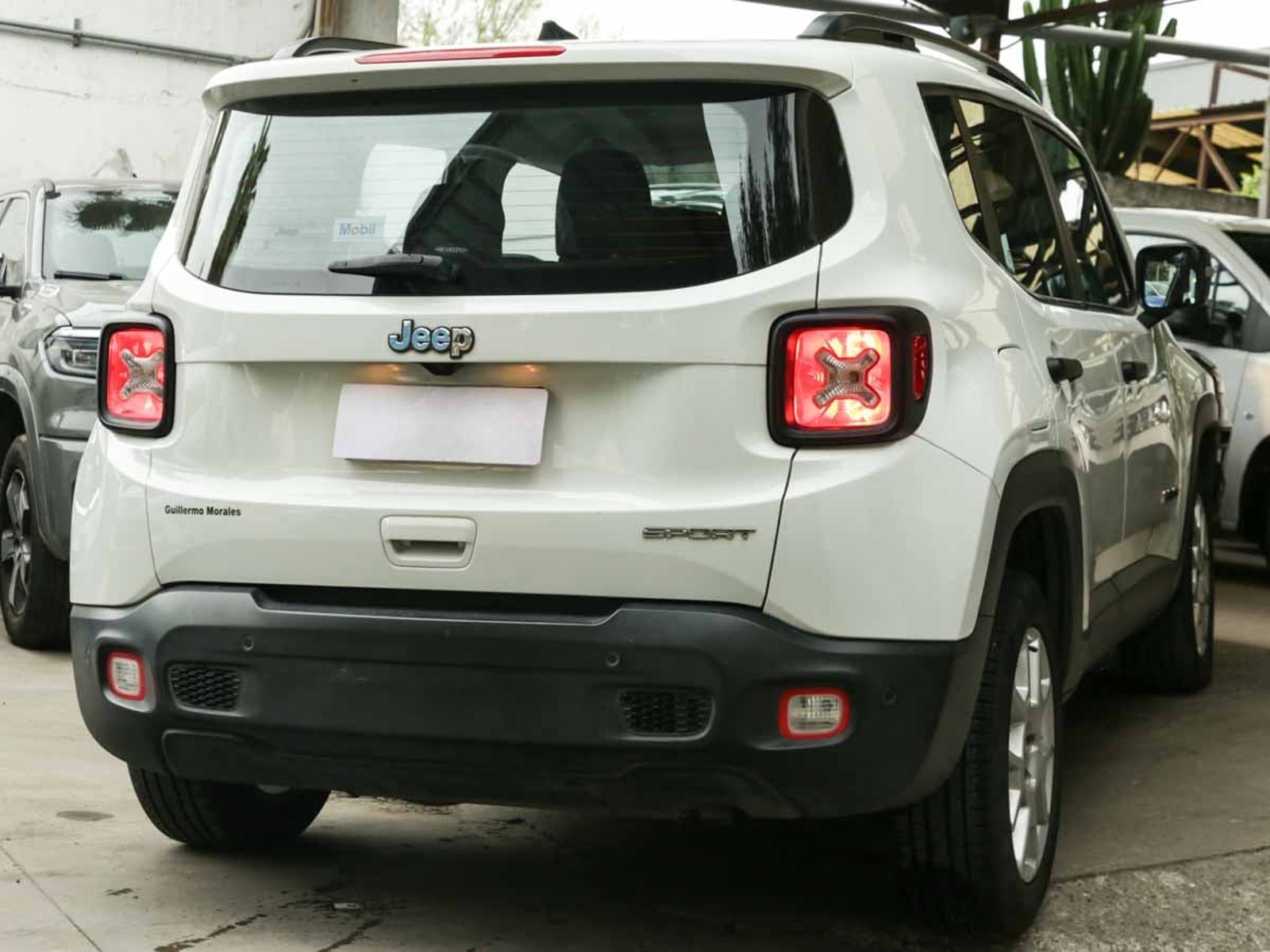 Jeep RENEGADE SPORT 1.8 2022 - Foto 4 de 8