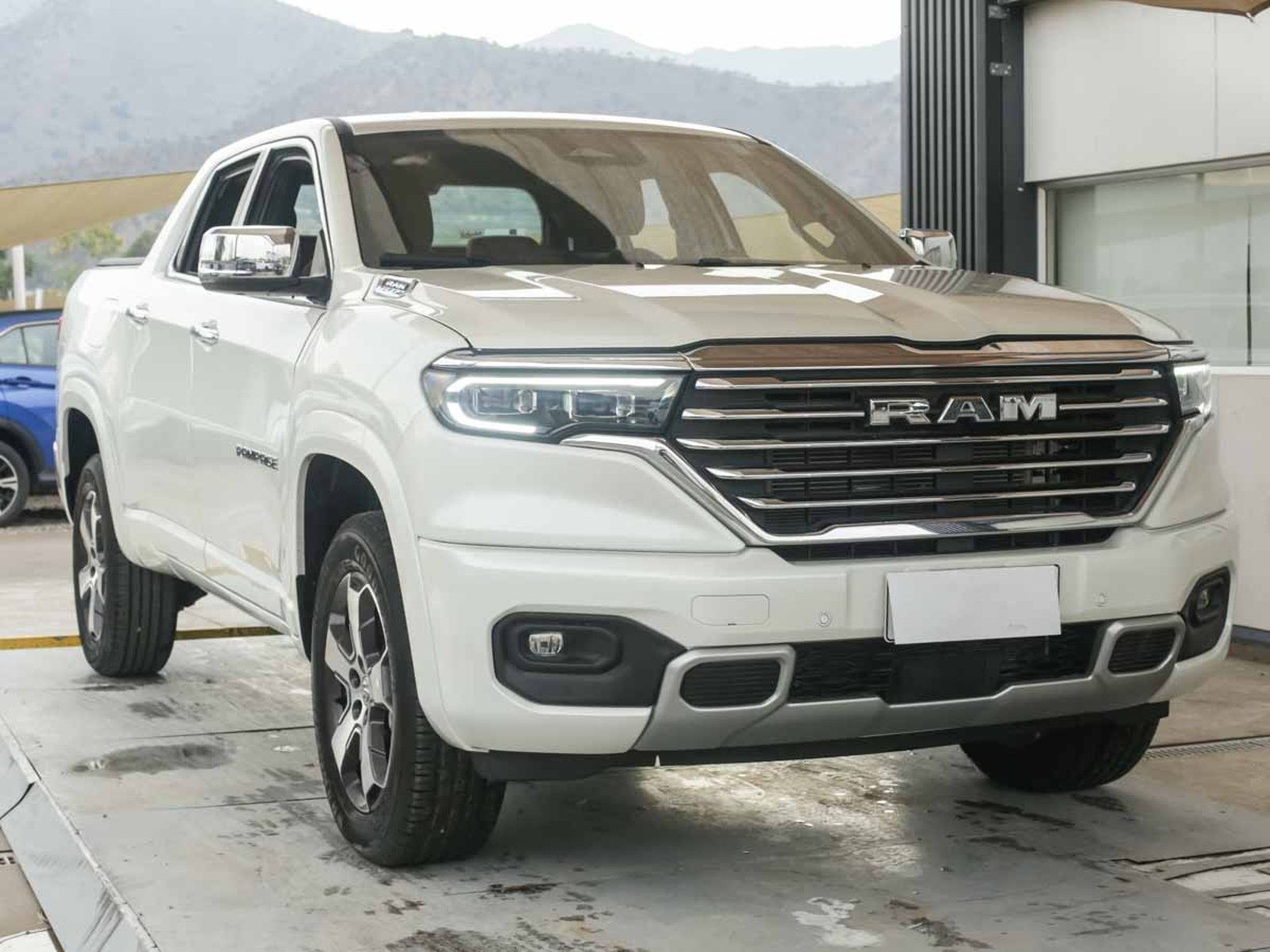 RAM RAMPAGE LARAMIE 2.2 DIESEL 200 HP 4X4 AT 2026 - Foto 2 de 8