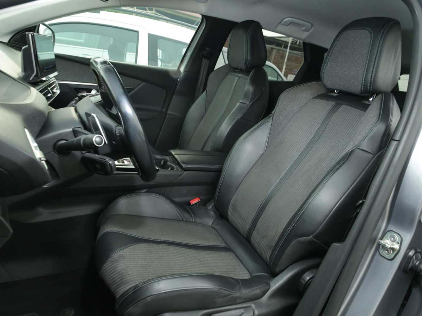 Peugeot 3008 ALLURE PACK THP 165 EAT6 2022 - Imagen 7 de 8