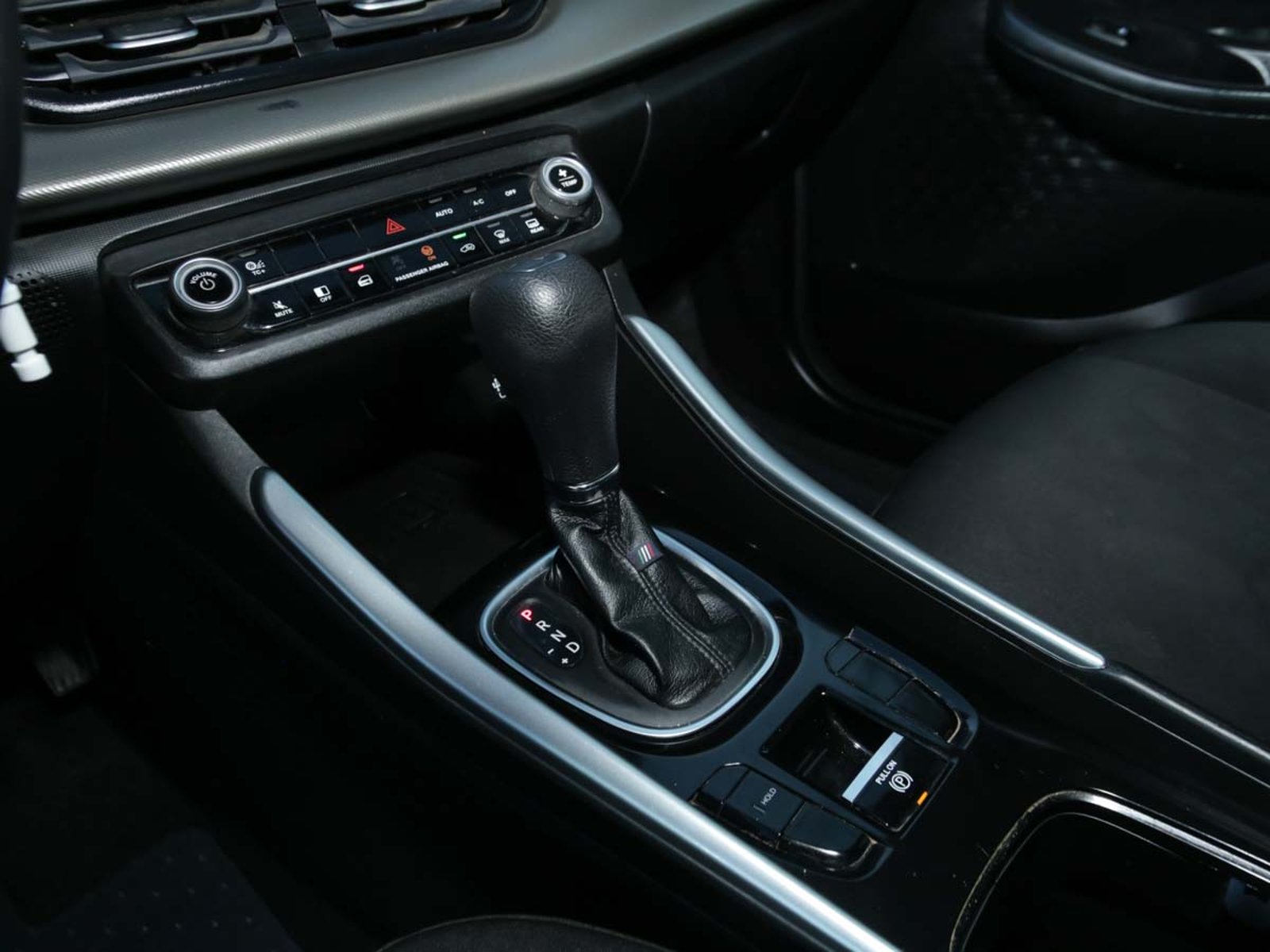 FIAT FASTBACK DRIVE TURBO AT 2024 - Imagen 9 de 13