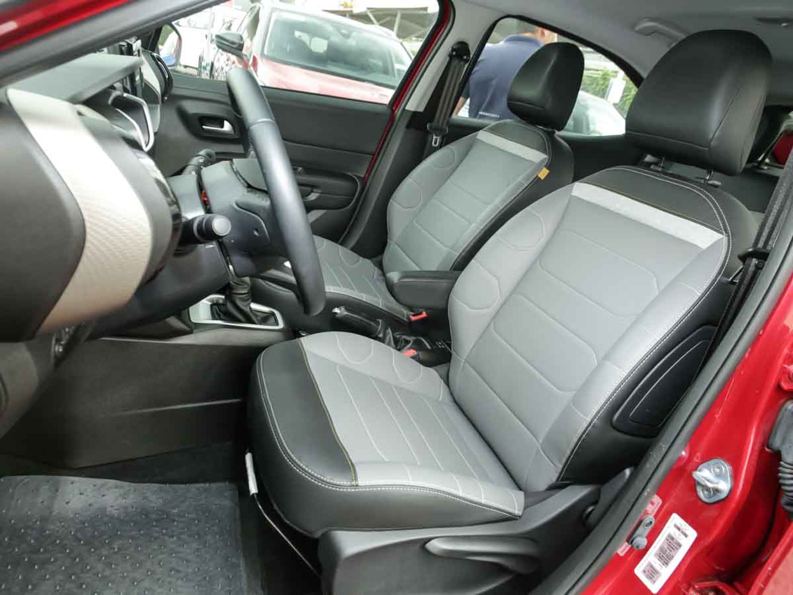 CITROEN BASALT SHINE TURBO 125HP AT 2026 - Imagen 9 de 12