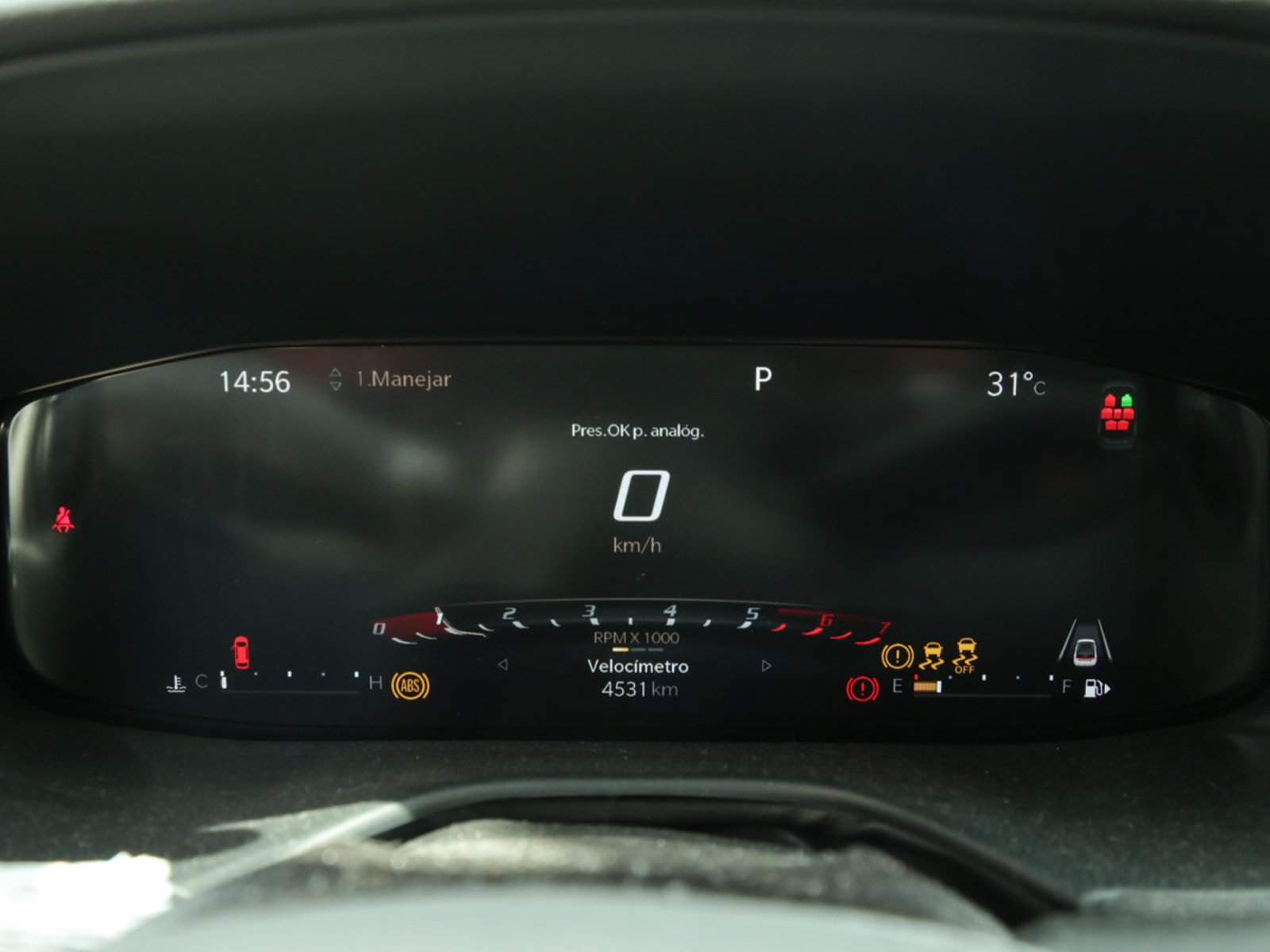 Jeep COMMANDER BLACKHAWK 4X4 2.0 AUT 2026 - Foto 5 de 9