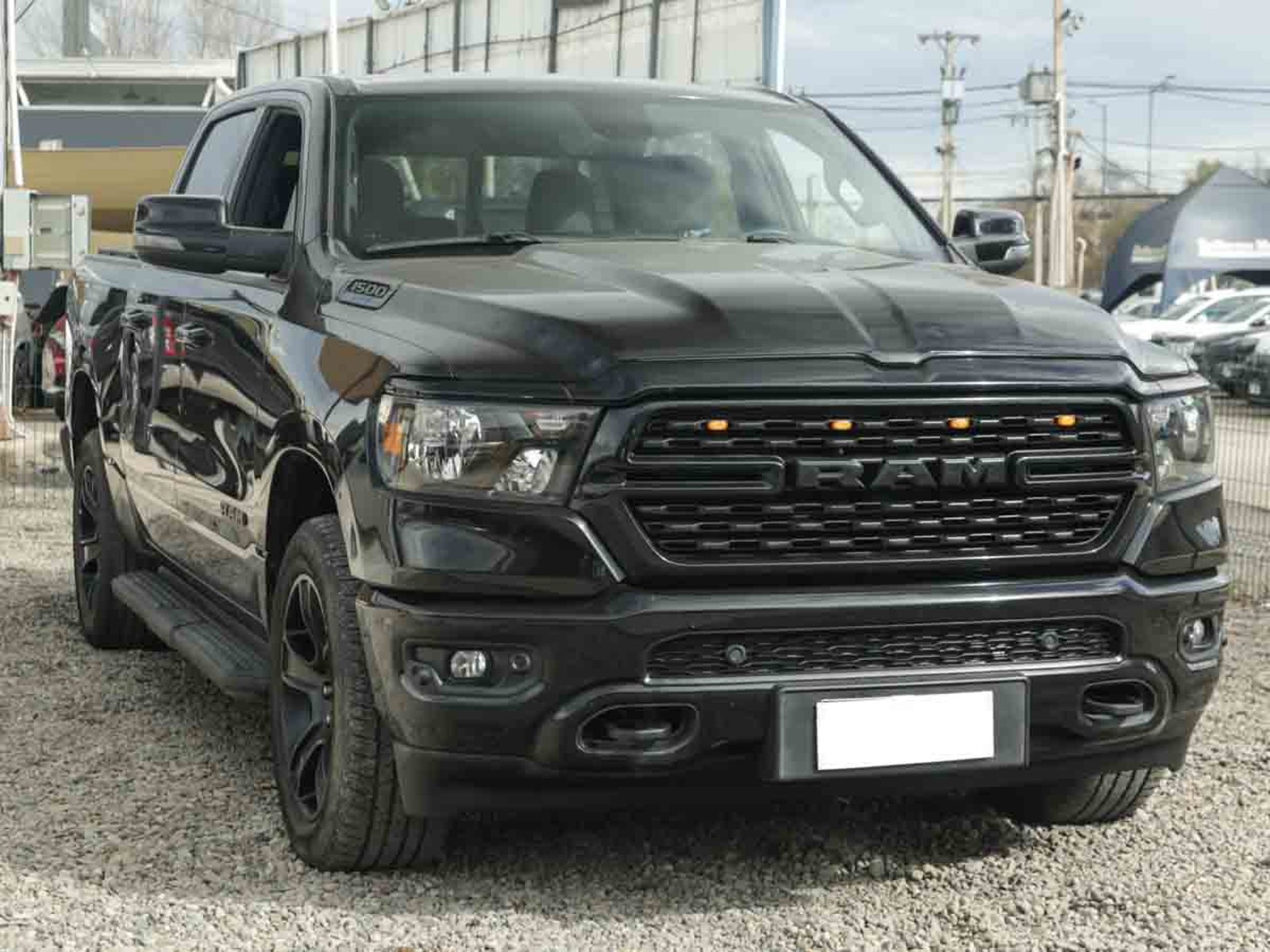 RAM 1500 BIGHORN NIGHT EDITION 3.6 V6 MILD HYBRID 305 2025 - Foto 2 de 8