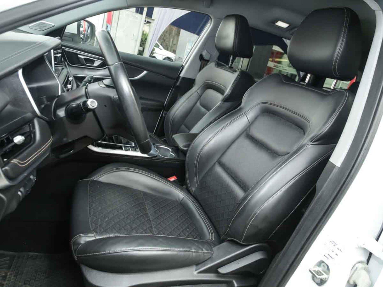 Chery TIGGO 8  1.5T  GLS  MT 2022 - Imagen 6 de 8